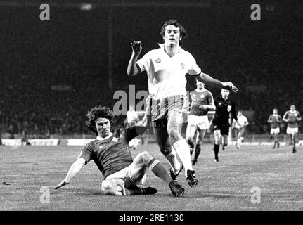 Aktenfoto von 07-09-1977 von Trevor Francis. Der ehemalige Birmingham- und England-Stürmer Trevor Francis, der 1979 zum ersten britischen Fußballer im Wert von 1million Pfund wurde, als er zum Nottingham Forest kam, ist im Alter von 69 Jahren gestorben, wie ein Sprecher der Familie bekannt gab. Ausgabedatum: Montag, 24. Juli 2023. Stockfoto