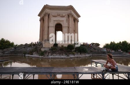 Montpellier. 17. Juli 2023. Dieses Foto wurde am 17. Juli 2023 aufgenommen und zeigt das Aquuti Saint-Clement an der Promenade du Peyrou in Montpellier, Frankreich. Kredit: Gao Jing/Xinhua/Alamy Live News Stockfoto