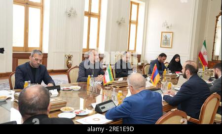 Teheran, Iran. 24. Juli 2023. Der iranische Außenminister HOSSEIN AMIR-ABDOLLAHIAN (2L) trifft sich mit seinem Amtskollegen Armenien ARARAT MIRZOYAN (Kreditbild: © Iranisches Außenministerium via ZUMA Press Wire) NUR REDAKTIONELLER GEBRAUCH! Nicht für den kommerziellen GEBRAUCH! Stockfoto