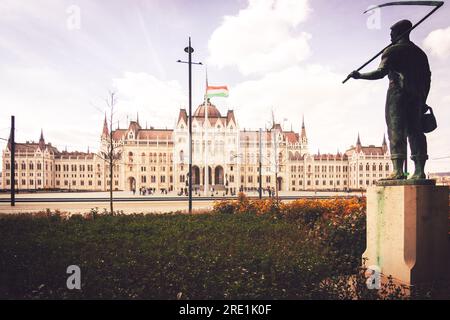 Schöne Aussicht auf das Palament in Budapest am Abend/Tag. Wunderschöne Aussicht auf Budapest von der Bastion Stockfoto