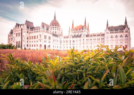 Schöne Aussicht auf das Palament in Budapest am Abend/Tag. Wunderschöne Aussicht auf Budapest von der Bastion Stockfoto