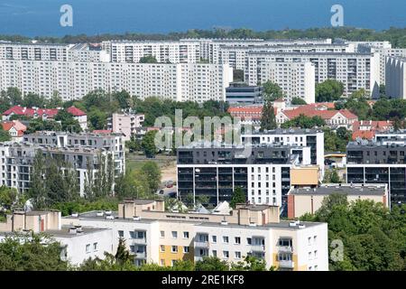 Appartement aus der kommunistischen Ära wellenförmiges Gebäude in Danzig Przymorze, Polen © Wojciech Strozyk / Alamy Stock Photo *** Lokale Bildunterschrift *** Stockfoto