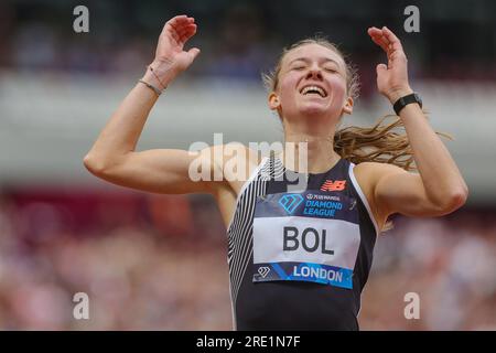 Femke BOL aus den Niederlanden feiert nach dem Sieg der 400m Hürden von Womenâ&#x80;&#X99;s während des Londoner Athletics Meet, dem Treffen der Wanda Diamond League am 23. Juli 2023 im Londoner Stadion in London, England Stockfoto