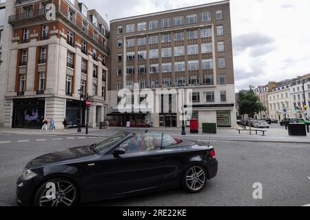 Vogue House, Heimat des britischen Vogue Magazins in London, das ikonische 7-stöckige Bürogebäude im Mayfair W1 Hauptsitz von Condé Nast, Hannover Square. Stockfoto