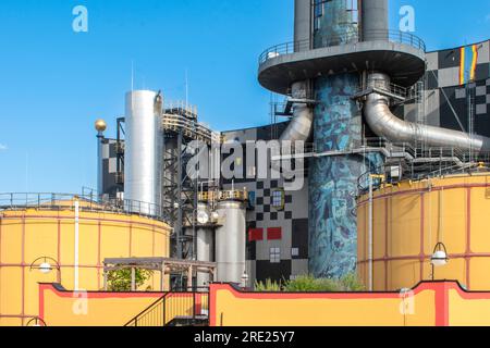 Wien, Österreich, 18. juli 2023. Die abfallverbrennungsfabrik spittelau ist hundert Jahre lang in wien entstanden und verbindet Kunst, Nachhaltigkeit und Fu Stockfoto