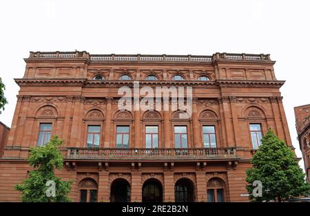 Rote Sandsteinfassade der Belfast Central Library Stockfoto