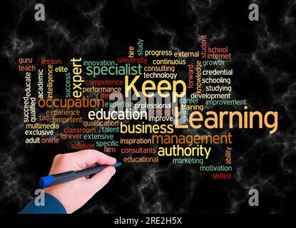 Word Cloud mit KEEP LEARNING-Konzept nur mit Text erstellen. Stockfoto