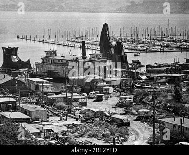 Sausalito, Kalifornien: 1969. Ein Blick auf einen Teil der Hausboot-Gemeinde in Sausalito in den späten 1960er Jahren. Stockfoto