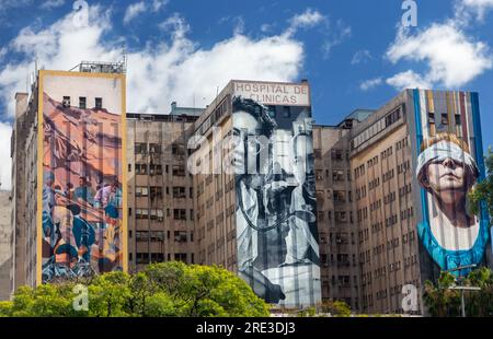 Bemalte Wandfassade Krankenhaus De Clinicas Jose De San Martin, berühmtes Buenos Aires Argentinien Lehrkrankenhaus, Universitätsfakultät für Medizinische Wissenschaften Stockfoto