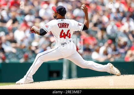 Cleveland Guardians, der den Pitcher startet Xzavion Curry (44) wirft während eines regulären MLB-Saisonspiels zwischen Philadelphia Phillies und Cle auf den Teller Stockfoto