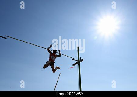 Finale, Deutsche Meisterschaft, Männerstube an der Rhein-Uferpromenade Düsseldorf; Pole-Gewölbe im Allgemeinen. Stockfoto