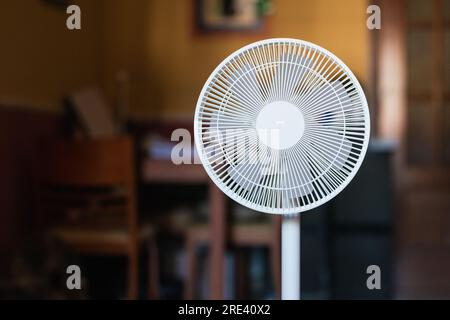 Badajoz, Spanien, dienstag. juli 25 2023. Xiaomi Mi Smart Standventilator 2 Stockfoto