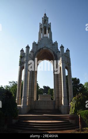 Victoria Memorial. Großes Baldachin aus italienischem Kalkstein, der Königin Victoria gewidmet ist. Es wurde am 24. März 1906 von James Digges La Touche eröffnet. Die Stockfoto