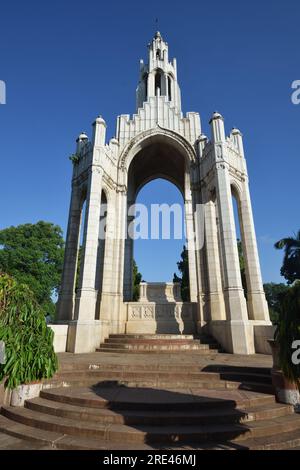 Victoria Memorial. Großes Baldachin aus italienischem Kalkstein, der Königin Victoria gewidmet ist. Es wurde am 24. März 1906 von James Digges La Touche eröffnet. Die Stockfoto