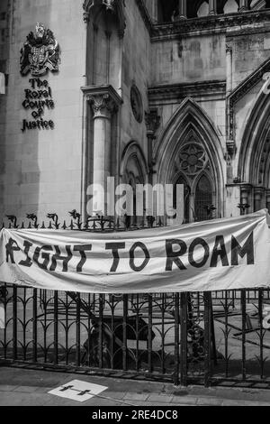 Der Rechtsstreit beginnt vor den königlichen Gerichtshöfen in London. Stockfoto