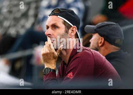 Hamburg, Deutschland. 25. Juli 2023. Torben Beltz, ehemaliger Trainer von Anett Kontaveit, sitzt beim Hamburg European Open 2023 in der Spielerbox des deutschen Tennisspielers Eva Lys. Frank Molter/Alamy Live-Nachrichten Stockfoto