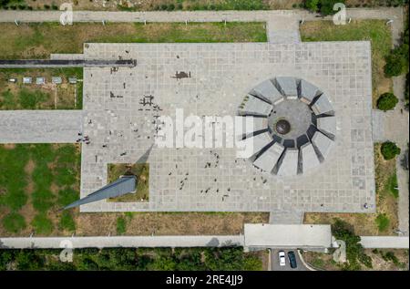 Bild eines großen Engels des sehr angesehenen und wichtigen Armenischen Völkermord-Gedenkkomplexes in Tsitsernakaberd Stockfoto