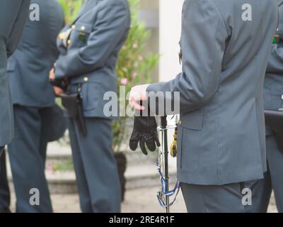 Cremona, Italien - Juni 25. 2023 guardia di finanza, parade der italienischen Steuerabteilung, Uniform, nicht erkennbare Beamte Stockfoto