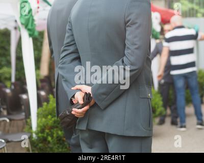 Cremona, Italien - Juni 25. 2023 guardia di finanza, parade der italienischen Steuerabteilung, Uniform, nicht erkennbare Beamte Stockfoto