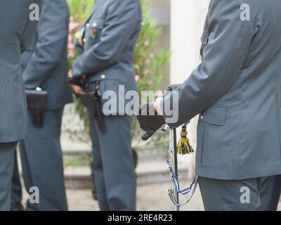 Cremona, Italien - Juni 25. 2023 guardia di finanza, parade der italienischen Steuerabteilung, Uniform, nicht erkennbare Beamte Stockfoto