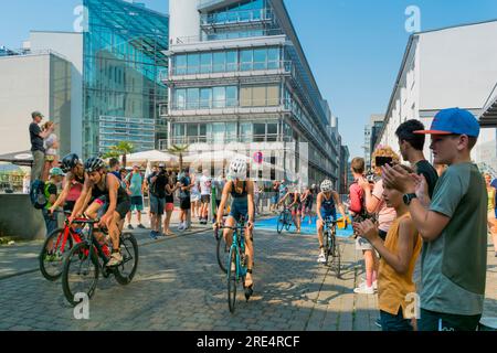 „Die Finals 2023" Triathlon Düsseldorf – Radwettbewerb Stockfoto