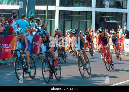 „Die Finals 2023" Triathlon Düsseldorf – Radwettbewerb Stockfoto