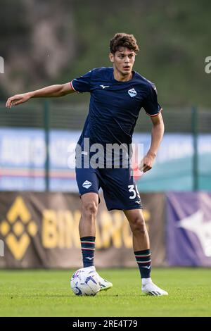 Matteo Dutu von SS Lazio in Aktion während des vorsaisonfreundlichen Fußballspiels zwischen SS Lazio und US Triestina. SS Lazio gewann 4-0 gegen US Triestina. Stockfoto