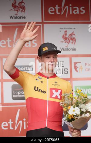 Mont Saint Guibert, Belgien. 24. Juli 2023. Norwegischer Tord Gudmestad von Uno-X feiert auf dem Podium im Combativity Trikot nach der 3. Etappe des Radrennen Tour De Wallonie, von Thuin bis Mont-Saint-Guibert (186, 8 km), Montag, den 24. Juli 2023. Die diesjährige Tour de Wallonie findet vom 22. Bis 26. Juli 2023 statt. BELGA FOTO BRUNO FAHY Kredit: Belga News Agency/Alamy Live News Stockfoto