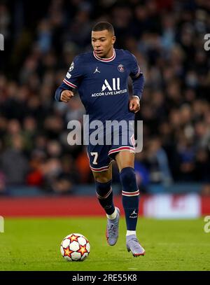 Aktenfoto vom 13.-06-2023. Der Aktenfoto vom 24.-11-2021 von Paris Saint-Germain's Kylian Mbappe, der diesen Sommer möglicherweise in Bewegung sein könnte, nachdem Berichte vorliegen, hat der französische Stürmer Paris St. Germain geschrieben und ihnen mitgeteilt, dass er keinen neuen Vertrag unterzeichnen würde. Ausgabedatum: Dienstag, 13. Juni 2023. Ausgabedatum: Dienstag, 25. Juli 2023. Stockfoto