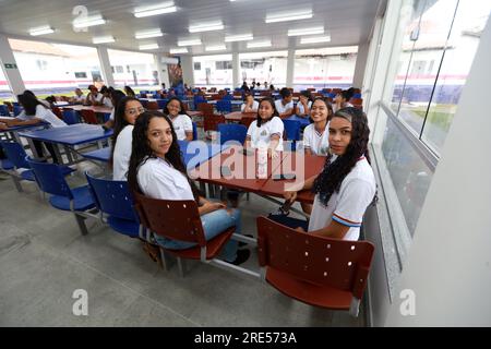 Itaju do colonia, bahia, brasilien - 23. juli 2023: Schüler einer staatlichen Vollzeit-Schule in der Stadt Itaju do Colonia werden in einem Schulhaus gesehen Stockfoto