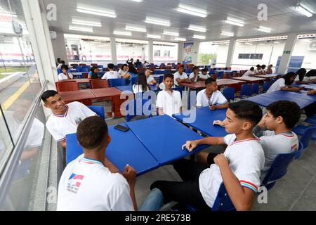 Itaju do colonia, bahia, brasilien - 23. juli 2023: Schüler einer staatlichen Vollzeit-Schule in der Stadt Itaju do Colonia werden in einem Schulhaus gesehen Stockfoto