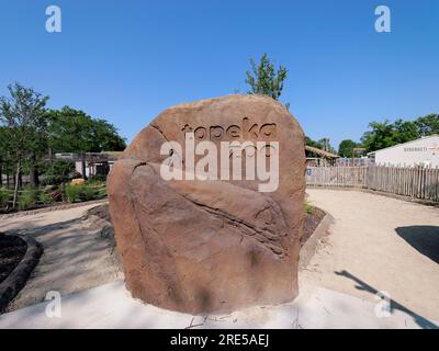 Topeka, Kansas - 22. Juli 2023: Topeka Zoo Rock Sign Stockfoto