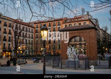 Plaza del Dos de Mayo und Denkmal für die Helden des 2. Mai, Malasaña, Madrid, Spanien Stockfoto