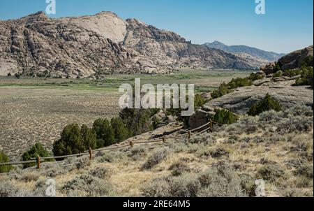 Split Rock in Wyoming, ein Wahrzeichen auf den Wanderwegen California, Mormon und Oregon sowie der Route des Pony Express. Stockfoto