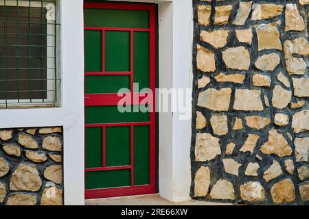 Alte metallische Fenster und Türen Stockfoto