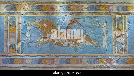 Titel: Toreador Bull-Leaping Fresco Ort: Knossos Palast, Kreta, Griechenland Medium: Fresco (Wandgemälde) Stockfoto