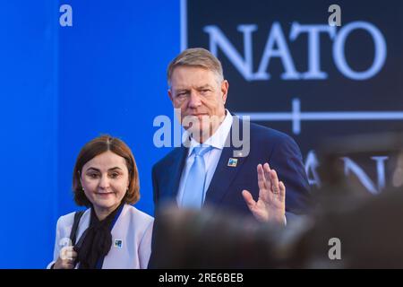 VILNIUS, LITAUEN. 12. Juli 2023 Klaus Werner Iohannis, Präsident Rumäniens, während des NATO-GIPFELS 2023 vor der Haustür. Stockfoto