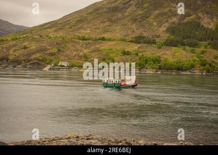 Die MS Glenachulish ist die letzte handbetriebene Drehteller-Fähre der Welt von Kyle Rhea bis Glenelg. Stockfoto