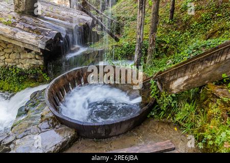 Alte Sägemühle oder Waschmaschine in Etar, Bulgarien Stockfoto