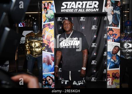 New York, USA. 25. Juli 2023. Jadakiss besucht die Starter x MLB Bronx Bubble Jacket, die am 25. Juli 2023 im MLB Flagship Store enthüllt wird. (Foto: Anthony Behar/Sipa USA) Guthaben: SIPA USA/Alamy Live News Stockfoto