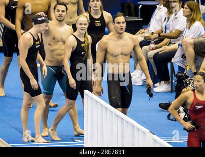 FUKUOKA - Marrit Steenbergen, Arno Kamminga, Maaike de Waard und Nyls Korstanje nach der 4x100-Meter-Umrüstung (gemischt) während des vierten Tages der Schwimmweltmeisterschaften in Japan. ANP KOEN VAN WEEL Stockfoto