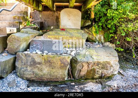 Das Sampson Family Memorial befindet sich unter dem Fernwood Dock auf Salt Spring Island. Nachkommen des Engländers Henry Sampson und der in Penelakut geborenen Lucy Peatson. Stockfoto