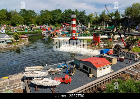 Modell realer Gebäude aus Lego-Stücken, Legoland-Vergnügungspark, Günzburg, Deutschland, Europa Stockfoto