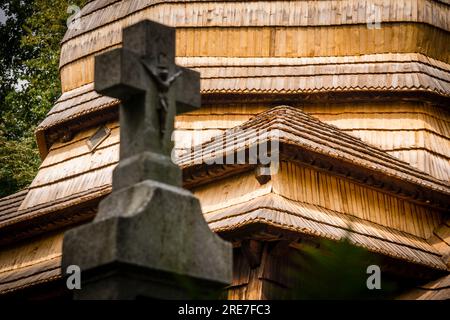 Hölzerne Kirche, Ulucz, Uniata-Tempel, erbaut in 1510-1659, San River Valley, Little Poland Woiwodschaft, Karpaten, Polen, Europa Stockfoto