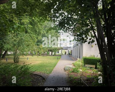 Garten in Murray Edwards (ehemals New Hall), nur für Frauen, College, University of Cambridge, England. Stockfoto