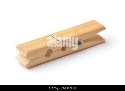 Einzelner Kleiderhaken aus Holz, isoliert auf weiß Stockfoto