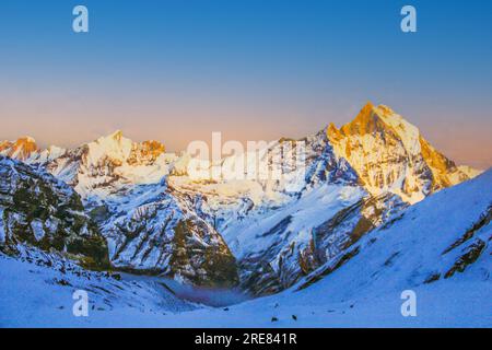 Sternenhimmel über Machhepuchare und Annapurna Base Camp - Nepal, Himalaya Stockfoto