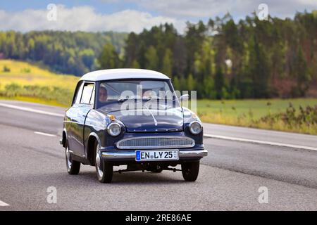 Schwarzer Borgward Lloyd Alexander TS-Kompaktwagen aus Deutschland auf der Borgward Car Club Finland Annual Drive 2023. Salo, Finnland. 22. Juli 2023 Stockfoto