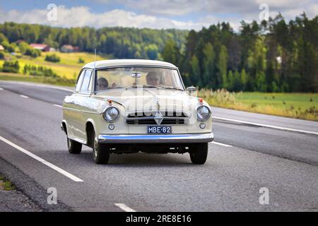 1959 Borgward Isabella TS-Oldtimer im Borgward Car Club Finnland 2023. Road 110, Salo, Finnland. 22. Juli 2023. Stockfoto