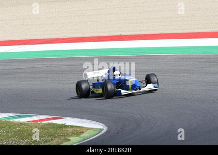 Scarperia, 9. April 2021: Lola T96 Alfa Romeo F3000 Formula Driven by Unknown in Aktion auf dem Mugello Circuit während der BOSS GP Championship Practice. Italien Stockfoto